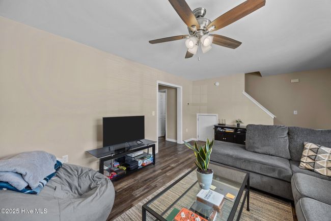 141 Apache Trl, Townhouse with 3 bedrooms, 3 bathrooms and null parking in Havelock NC | Image 5