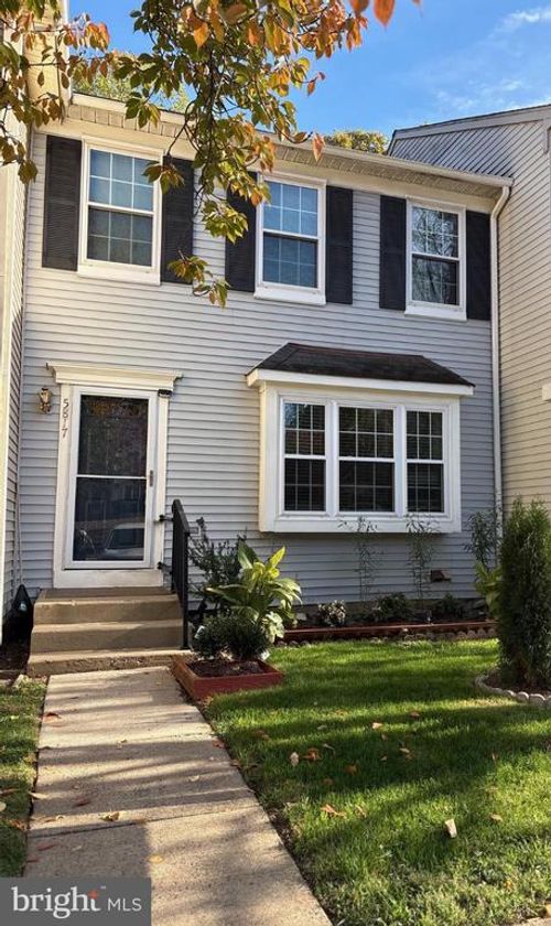 5817 Waterdale Ct, CENTREVILLE, VA, 20121-3006 | Card Image