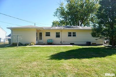 3306 36 Th Street, House other with 3 bedrooms, 2 bathrooms and null parking in Rock Island IL | Image 2