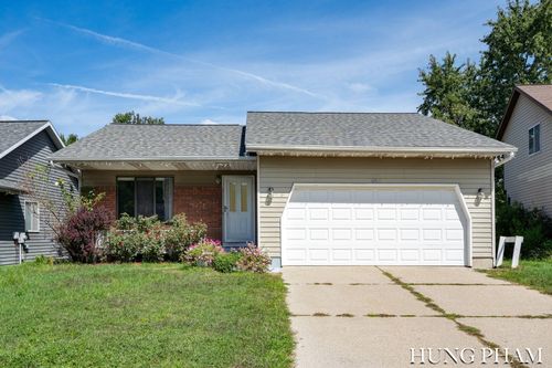 467 Stonehenge St Se, Kentwood, MI, 49548-4384 | Card Image