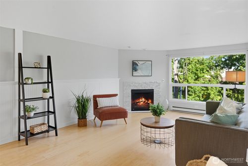 apt-305-9416 1st Ave Ne, Seattle, WA, 98115-2742 | Card Image