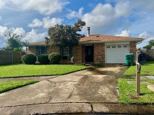 832 Dolphin Ct, Kenner, LA, 70065-2925 | Card Image