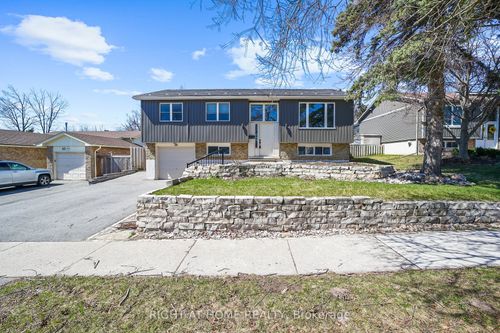 60 Heather St, Barrie, ON, L4N4N1 | Card Image