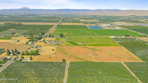 NKA Jones Rd, Wapato, WA, 98951 | Card Image