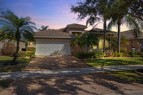 2082 Grey Falcon Cir Sw, Vero Beach, FL, 32962-8610 | Card Image