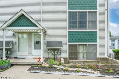 86 Burlington Ct, Hamburg, NJ, 07419-1325 | Card Image