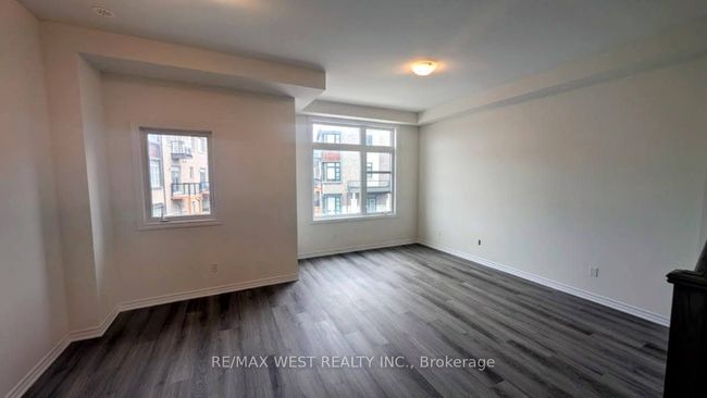 11 Paradox St, House attached with 3 bedrooms, 4 bathrooms and 1 parking in Woodbridge ON | Image 5