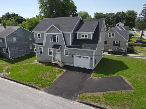 18 Green St, Westbrook, ME, 04092-2750 | Card Image