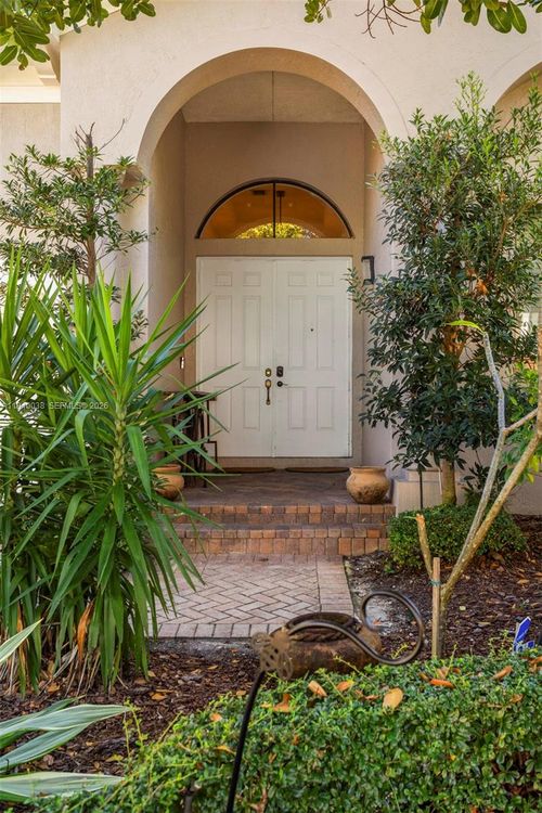 7666 Sw 193rd Ln, Cutler Bay, FL, 33157-7395 | Card Image