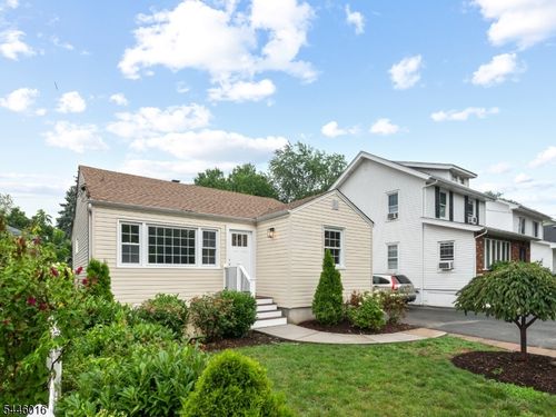 27 Kenter Pl, Clifton, NJ, 07012-1613 | Card Image