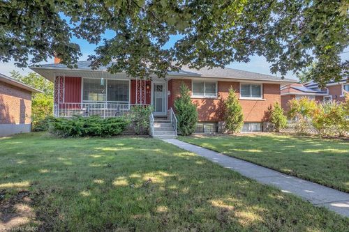 240 Elliott St, Cambridge, ON, N1R2K9 | Card Image
