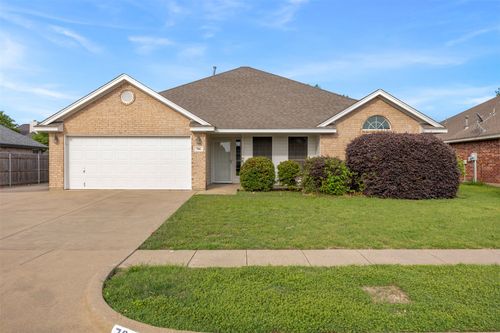 706 Hill Ln, Cleburne, TX, 76033-7100 | Card Image