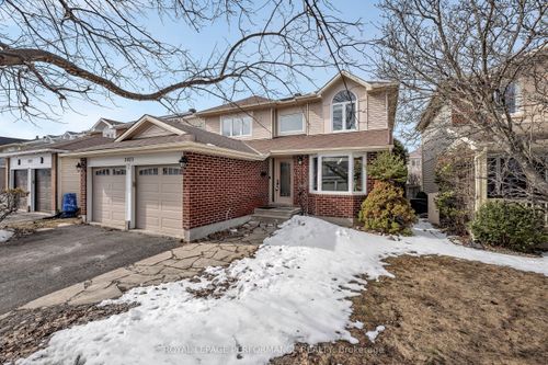2023 Rolling Brook Dr, Gloucester, ON, K1W1C9 | Card Image