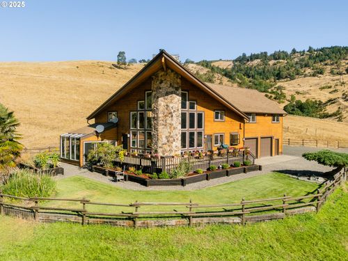 325 Beals Creek Rd, Canyonville, OR, 97417-9127 | Card Image