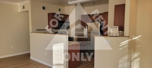 2053-2134 E Broadway Rd, Tempe, AZ, 85282-1773 | Card Image