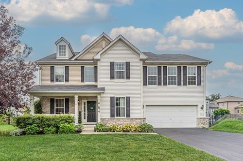 16W674 Hawthorne Ct, Willowbrook, IL, 60527-6172 | Card Image