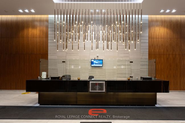 4708 - 8 Eglinton Ave E, Condo with 2 bedrooms, 2 bathrooms and null parking in Toronto ON | Image 4