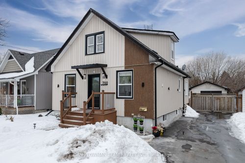 752 Douglas St, Oshawa, ON, L1H5C7 | Card Image