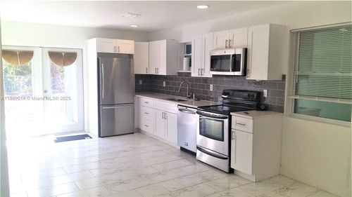 710 52nd St, West Palm Beach, FL, 33407-2732 | Card Image