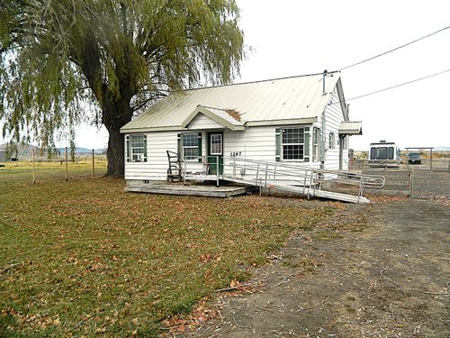 1267 Joe Wright Rd, Klamath Falls, OR, 97603-9308 | Card Image