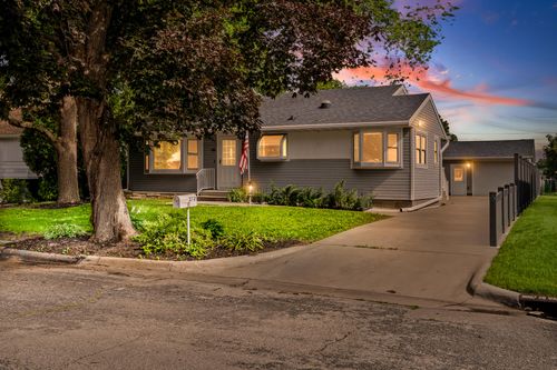 2721 Ray Pl, La Crosse, WI, 54601-6824 | Card Image
