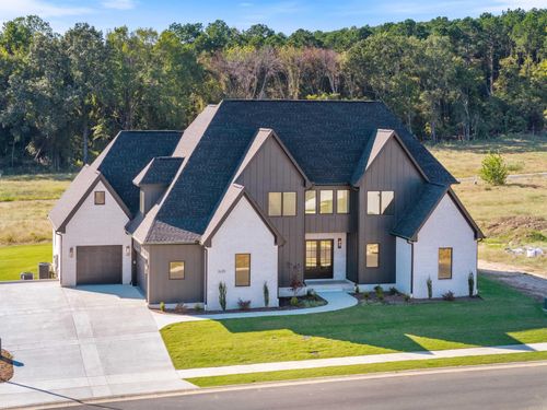 1635 Southwinds Dr, Conway, AR, 72034-5645 | Card Image