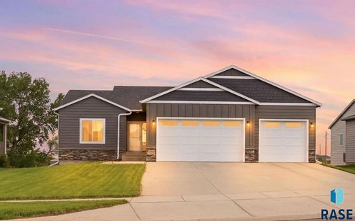 7805 E Marana St Street, Sioux Falls, SD, 57110 | Card Image