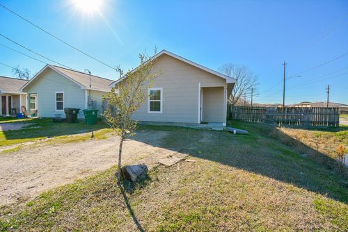 7611 Dyer St, Houston, TX, 77088-7600 | Card Image