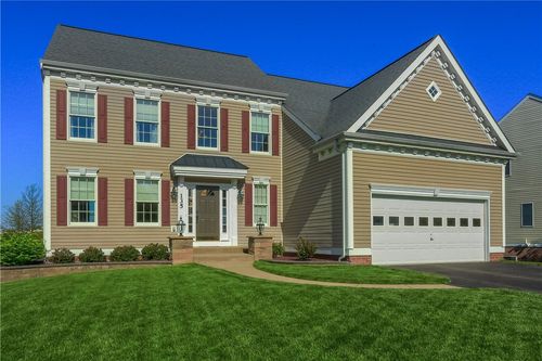 135 Springhill Dr, Oakdale, PA, 15071-3711 | Card Image
