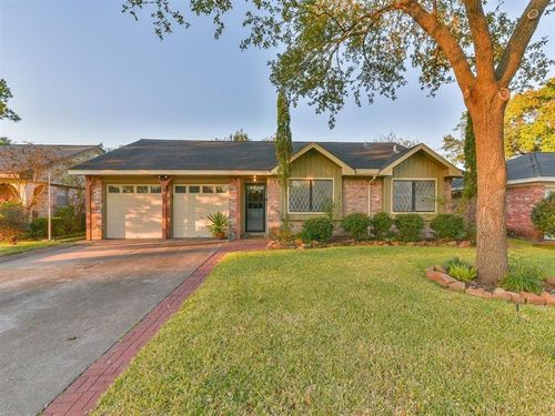 401 Reta Dr, Deer Park, TX, 77536-3554 | Card Image