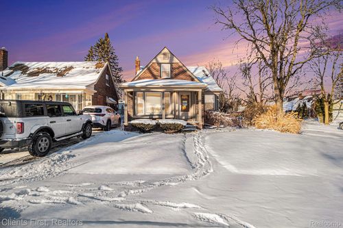 23306 Tireman St, Dearborn Heights, MI, 48127-1557 | Card Image