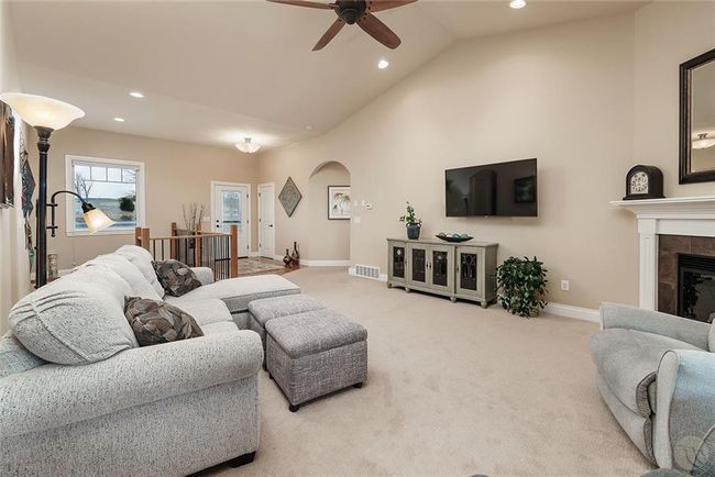 6815 Yellowstone Trl, House other with 4 bedrooms, 3 bathrooms and null parking in Huntley MT | Image 7