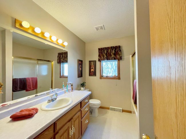 Full Bathroom | Image 12