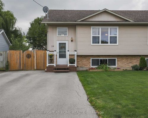 39 Cumming Street, St Catharines, ON, L2S1H8 | Card Image
