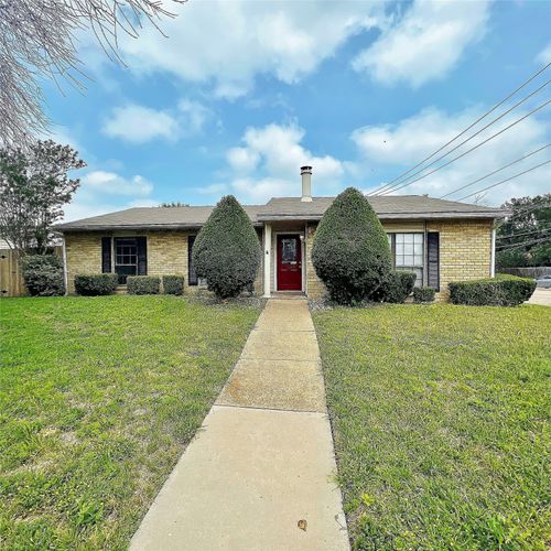1802 Natchez Ct, Grand Prairie, TX, 75052-2225 | Card Image