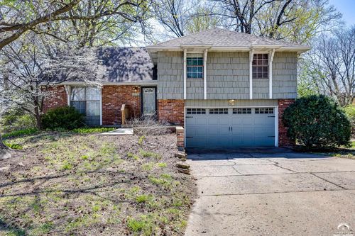 3421 W 10th Pl, Lawrence, KS, 66049-3331 | Card Image