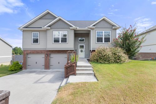 73-1086 Longo Dr, Soddy Daisy, TN, 37379-2504 | Card Image
