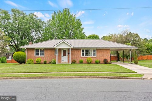 18 Chestnut St, CAMP HILL, PA, 17011-6603 | Card Image