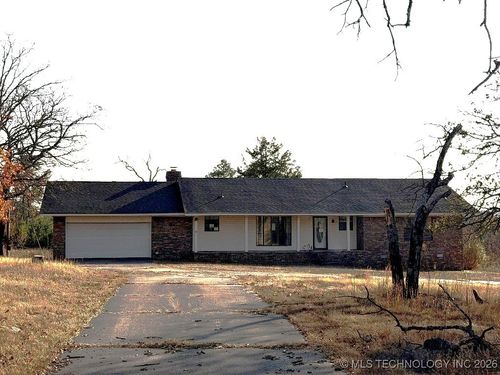 9390 Hedge Rd, Henryetta, OK, 74437-6866 | Card Image