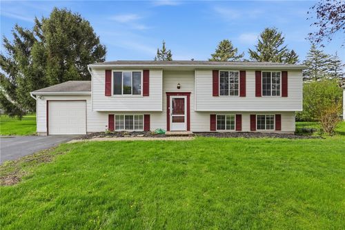 43 Trotter Dr, Henrietta, NY, 14467-9769 | Card Image