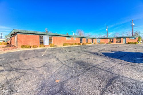 303 Holton Ave, Yakima, WA, 98902-3239 | Card Image