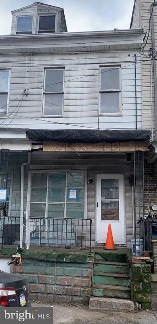 130 W Mahanoy St, MAHANOY CITY, PA, 17948-2618 | Card Image