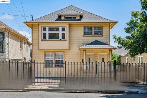 2212 25th Ave, Oakland, CA, 94601 | Card Image