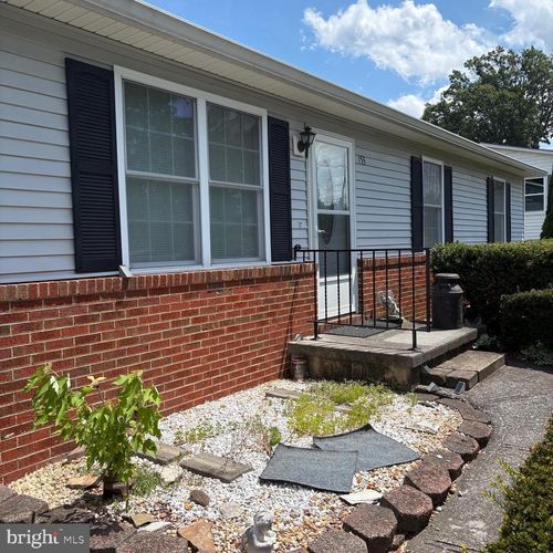 153 Sunset Dr, Winchester, VA, 22602-6743 | Card Image