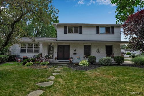 107 Autumnview Rd, Amherst, NY, 14221-1530 | Card Image
