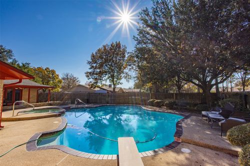 417 Willow Way, Gainesville, TX, 76240-4508 | Card Image