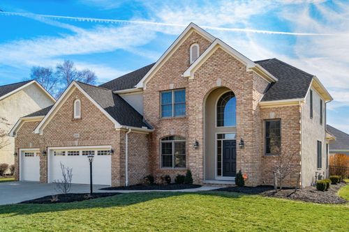 8118 Saybrook Dr, Westerville, OH, 43082-9338 | Card Image