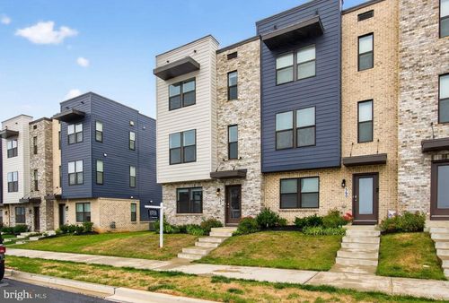 562 Union St, FREDERICK, MD, 21701-3571 | Card Image