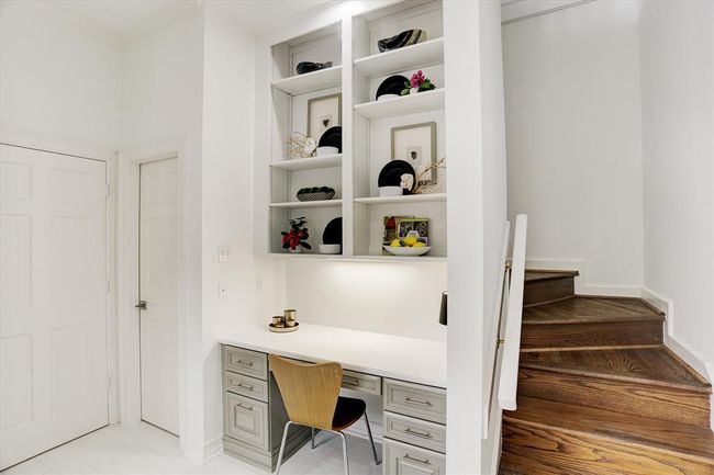 5411 Pine St, House other with 5 bedrooms, 5 bathrooms and 3 parking in Bellaire TX | Image 18