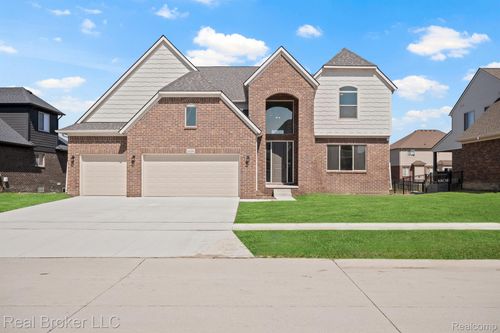 35689 Windridge Dr, New Baltimore, MI, 48047-5852 | Card Image